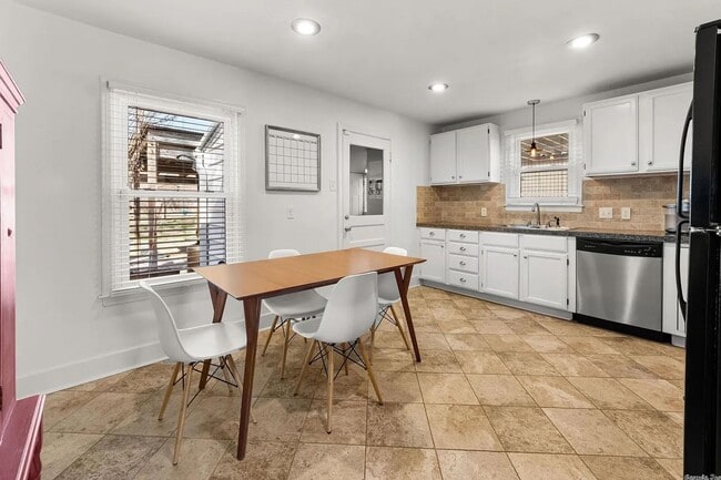 Building Photo - 5516 C St