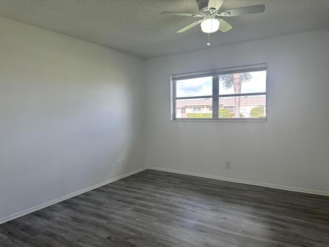 Building Photo - 2723 Dudley Dr W