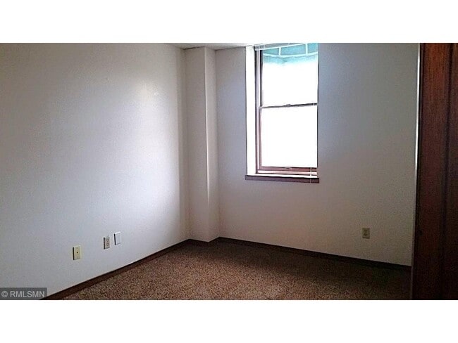 Building Photo - 111 1/2 N Main St