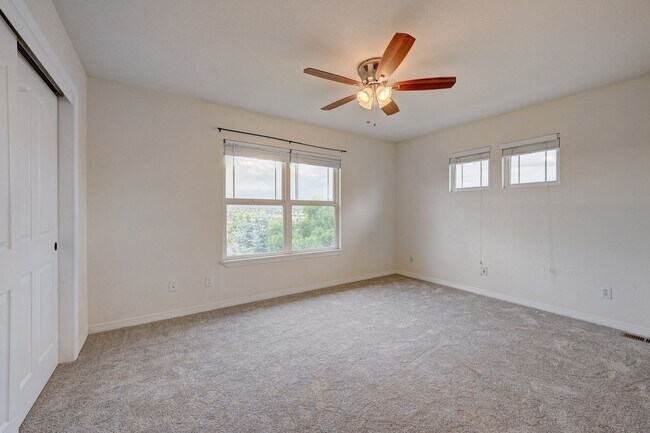 Building Photo - 5 bedroom, 4 1/2 bath, with 3 car garage in Cherry Creek School District