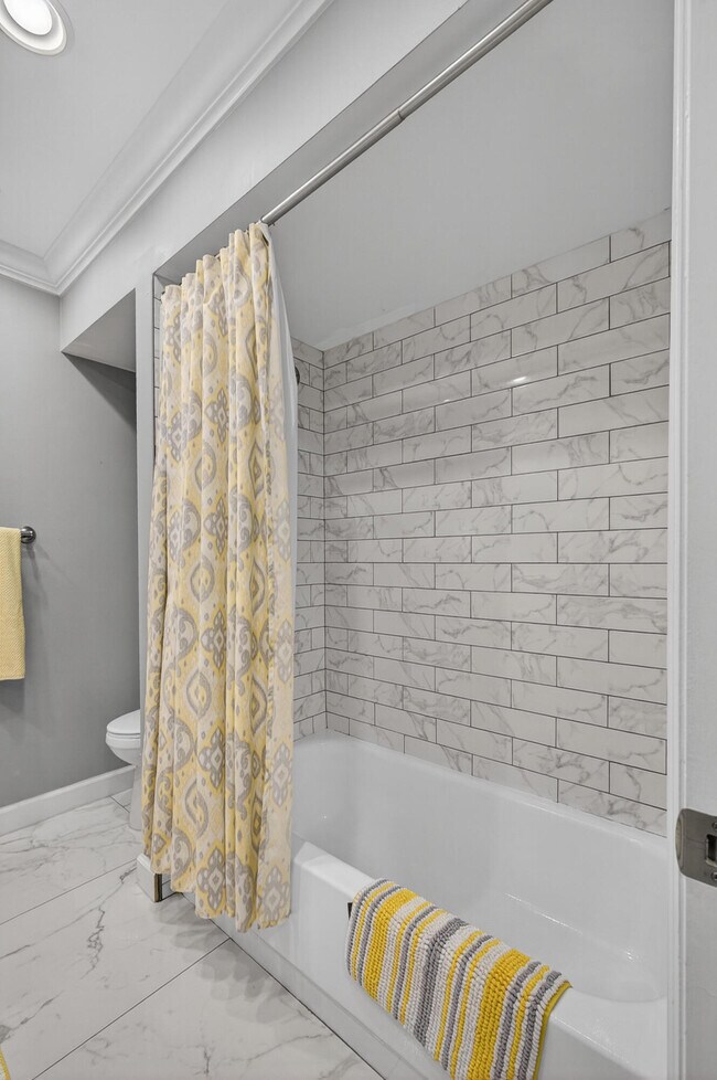 Building Photo - 605 Brackenwood Cove