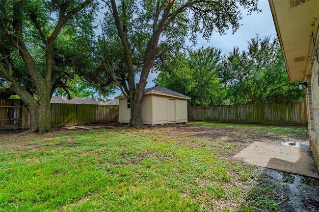 Building Photo - 6507 Desert Rose Ln