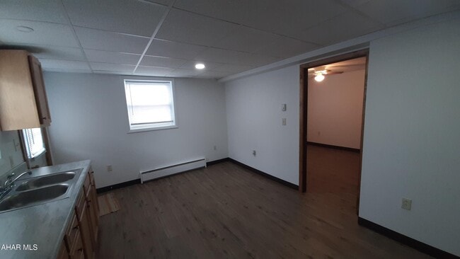 Building Photo - 500 Gallitzin Rd