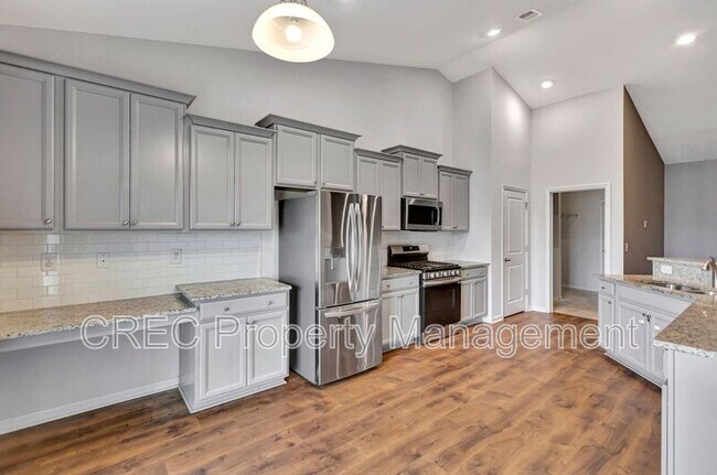 Building Photo - 268 Witch Hazel St