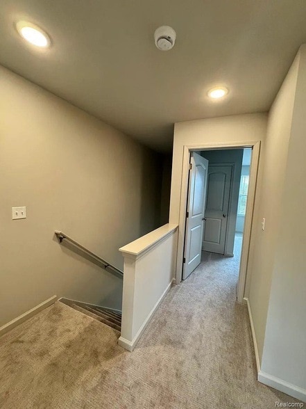 Building Photo - 2151 Park Dr