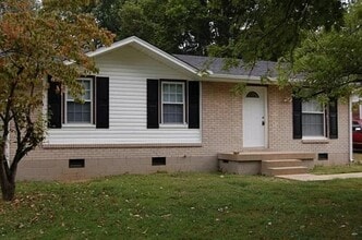 Building Photo - 121 Cole Dr