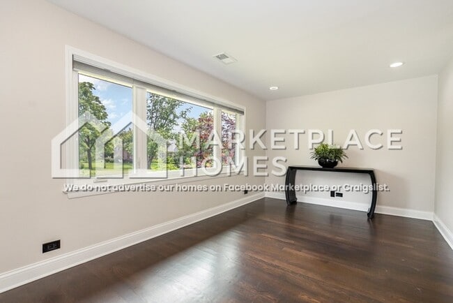 Building Photo - 13140 S 86th Ave