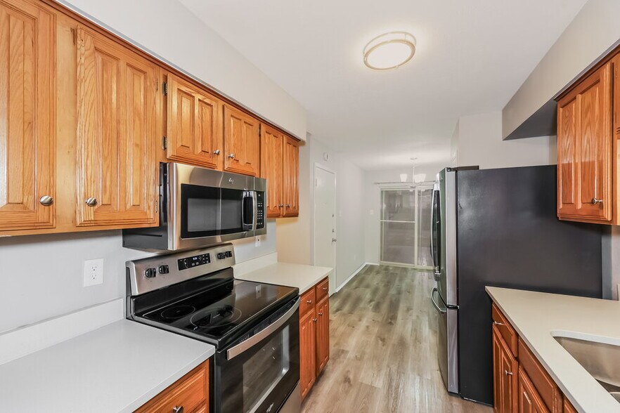 Building Photo - 1301 Southridge Dr