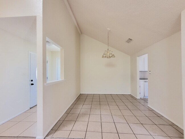 Building Photo - 4235 Siesta Ln