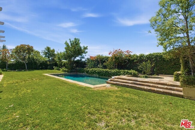 Building Photo - 6003 County Oak Rd