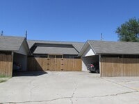 Building Photo - Crestmore 5741 Schlesinger