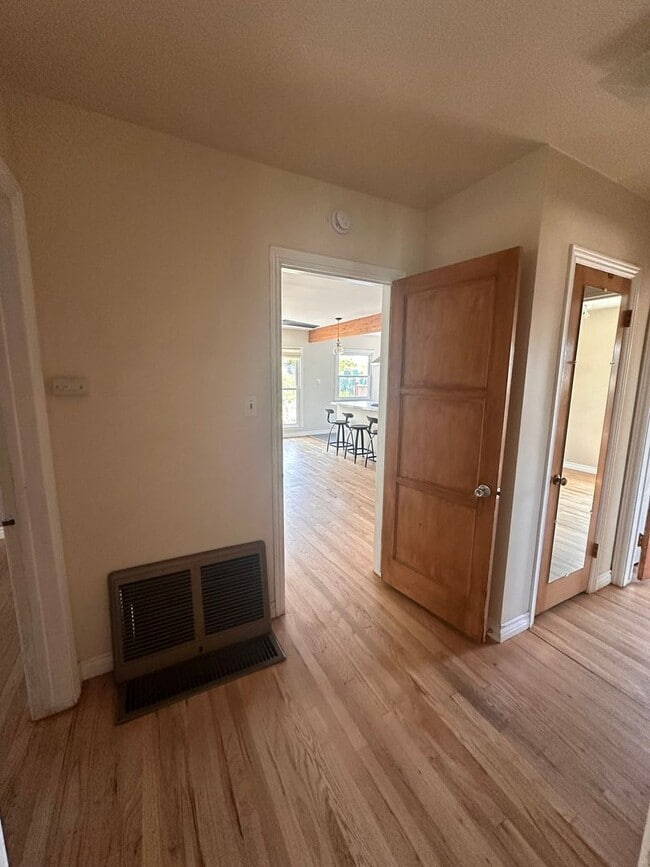 Building Photo - 2152 Rexford Dr