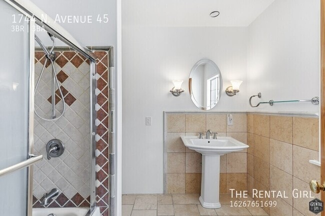 Building Photo - 1744 N Ave 45