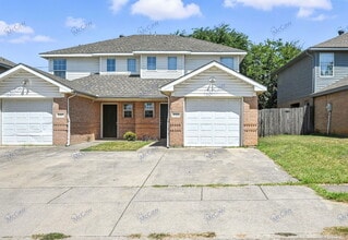 Building Photo - 1321 Village Garden Dr