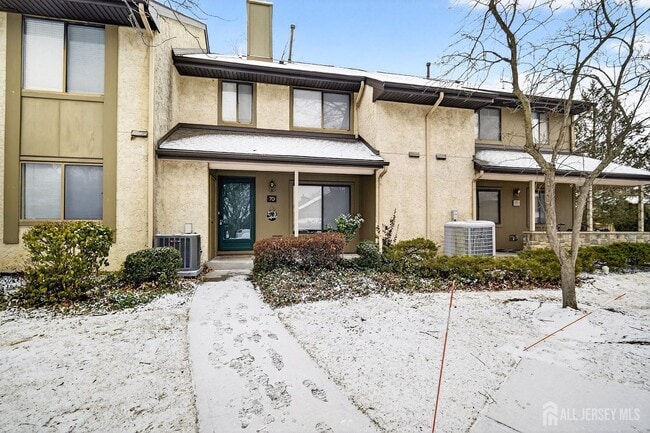 Building Photo - 70 Hampshire Dr