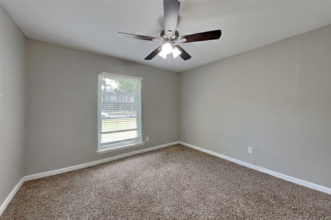 Building Photo - 10210 Rippling Fields Dr