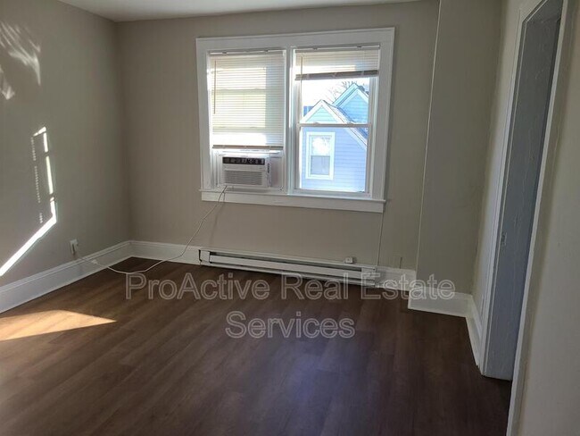 Building Photo - 1201 Tallwood St