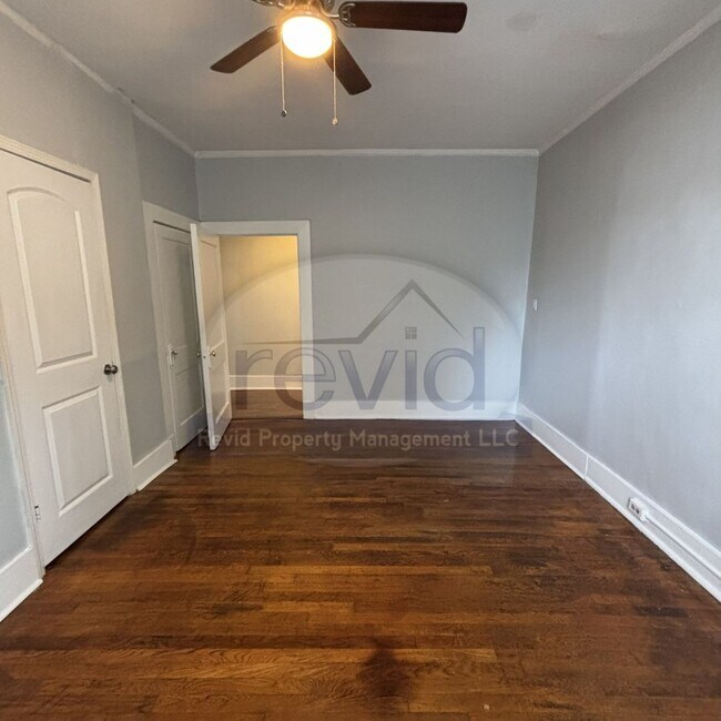 Building Photo - Move In Special! First Month Free!