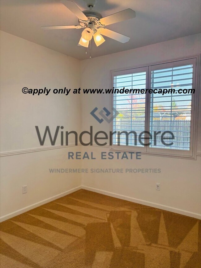 Building Photo - Bright & Stylish Entertainer's Retreat! Single story 3 bed- Plus Bonus Room!!