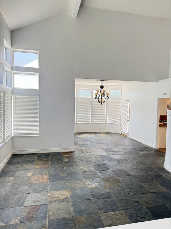 Building Photo - 608 Allegro Ct