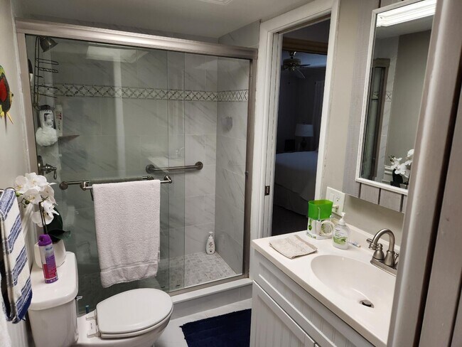 Building Photo - 100 Lehane Terrace