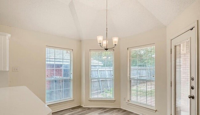 Building Photo - 5500 Archwood Ln