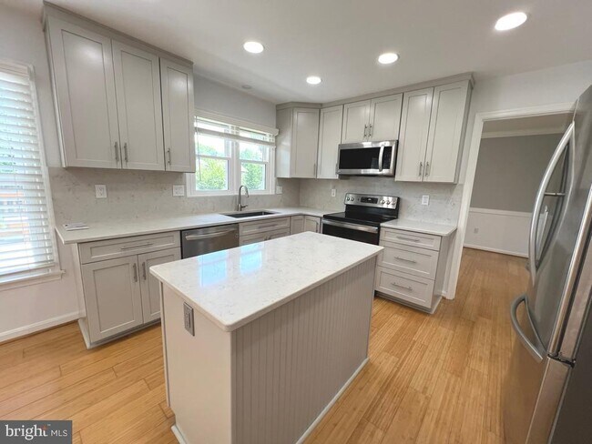Building Photo - 8519 Wheatfield Way