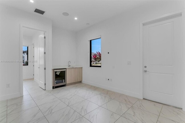 Building Photo - 4309 SW 176th Ave
