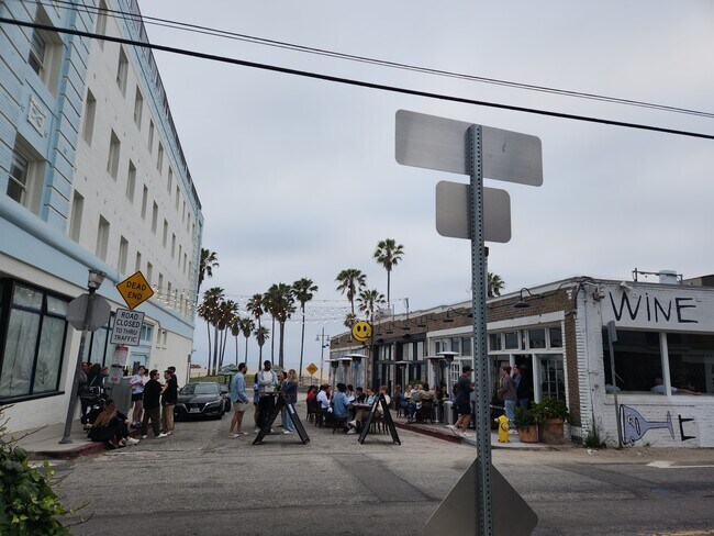 Building Photo - 49 Dudley Ave