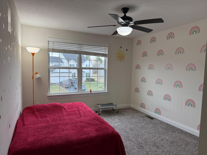 Building Photo - 10054 Viburnum Dr