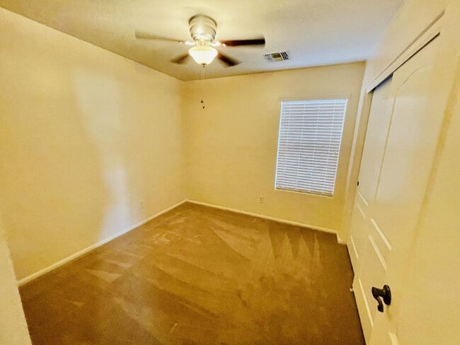 Building Photo - 39974 W Thornberry Ln