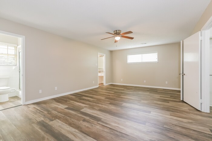 Building Photo - 3405 Dunkeld Dr