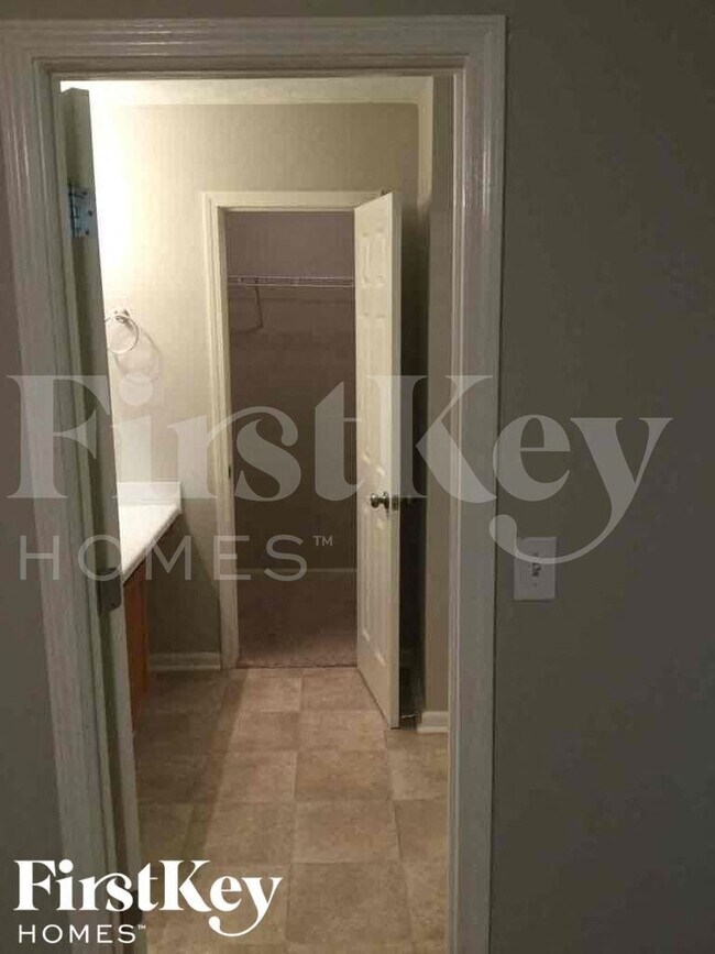 Building Photo - 1138 Summerstone Trace