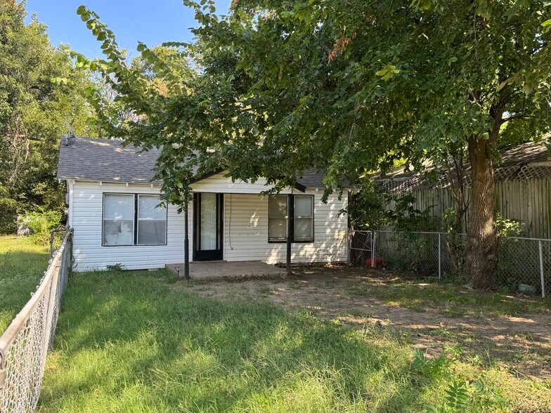Building Photo - 3516 S Quapah Ave