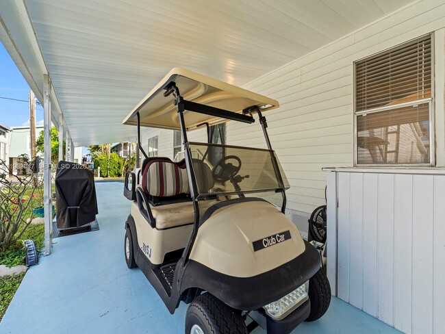 Building Photo - 806 S Jade Dr