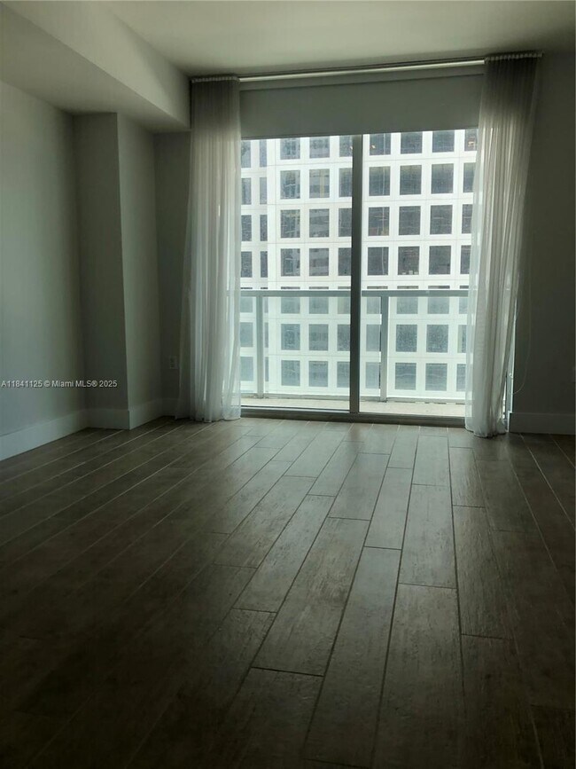 Building Photo - 500 Brickell Ave