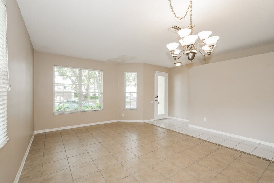 Building Photo - 5512 Terrain De Golf Dr