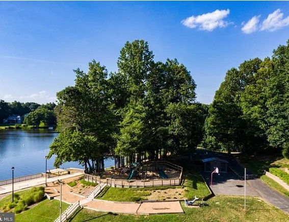 Building Photo - 15569 Golf Club Dr