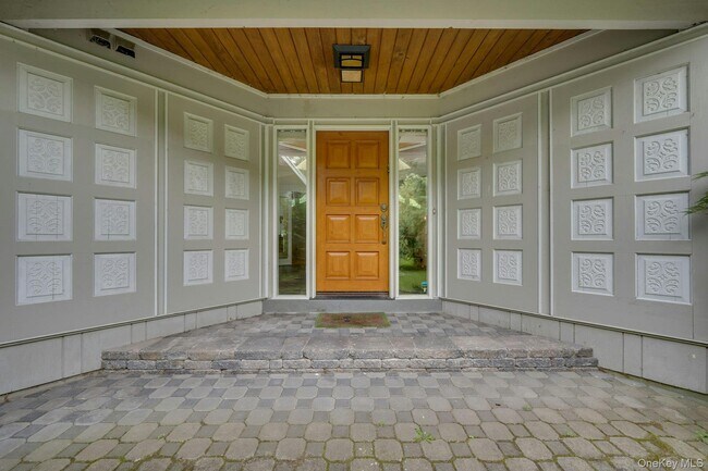 Building Photo - 107 Holly Pl
