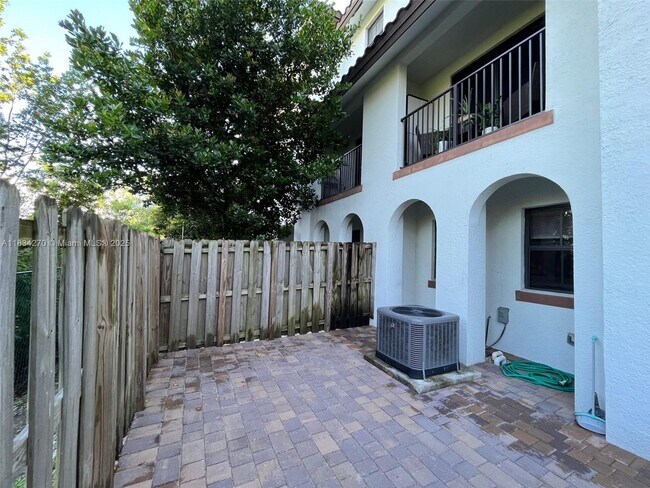 Building Photo - 10630 NW 88th St