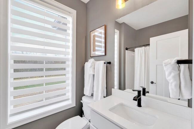 Building Photo - 214 Great Loop E Dr