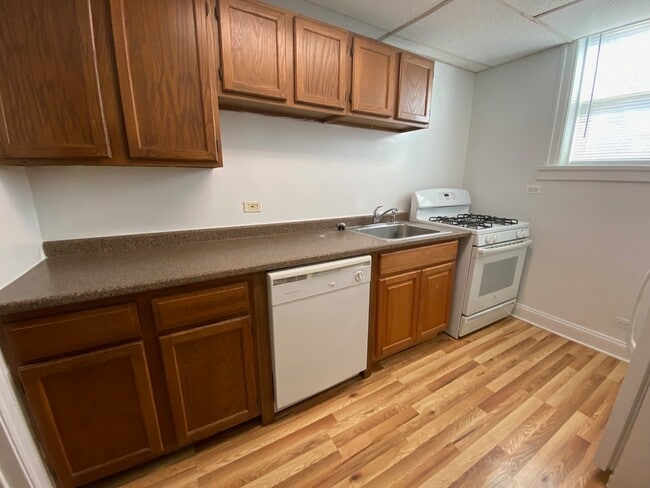 Building Photo - 730 Reba Pl