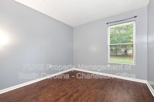 Building Photo - 1402 Camp Rd