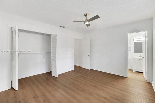 Building Photo - 4090 SW 69th Ave