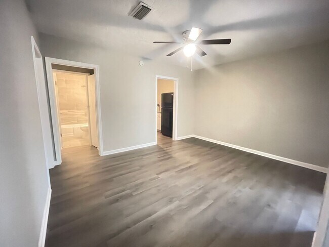 Building Photo - Affordable 3 Bed House