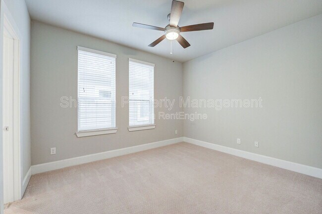 Building Photo - 253 W 27th St