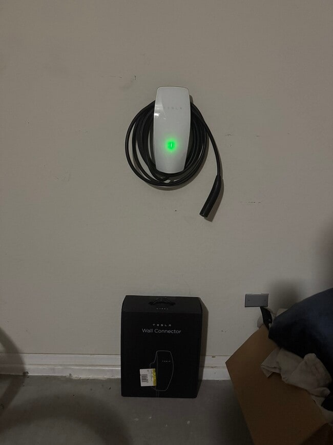 Building Photo - 30945 W Picadilly Rd