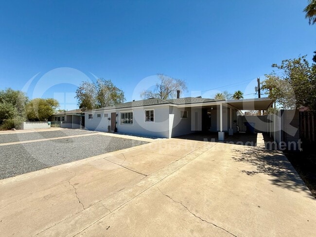 Primary Photo - 2127 W San Miguel Ave