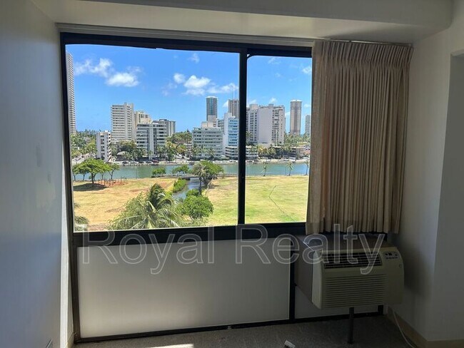 Building Photo - 2333 Kapiolani Blvd