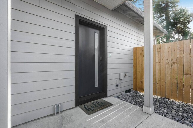 Building Photo - 15206 NE 96th St